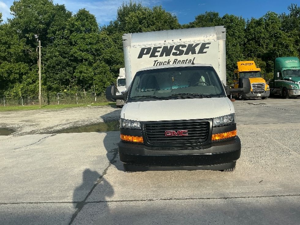 Light Duty Box Truck-Light and Medium Duty Trucks-GMC-2022-Savana G33903-Atlanta (Forest Park)-GA-82,131\n\t\tmiles-$ 34,500 - Image 2