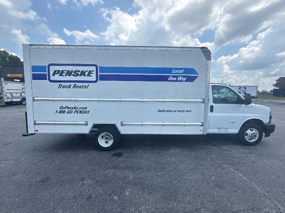 Light Duty Box Truck-Light and Medium Duty Trucks-GMC-2022-Savana G33903-Atlanta (Forest Park)-GA-82,131\n\t\tmiles-$ 34,500 - Image 15