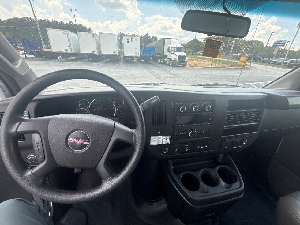 Light Duty Box Truck-Light and Medium Duty Trucks-GMC-2022-Savana G33903-Atlanta (Forest Park)-GA-82,131\n\t\tmiles-$ 34,500 - Image 18