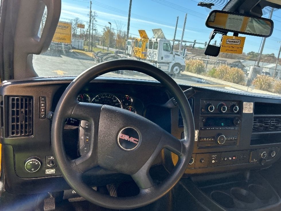 Light Duty Box Truck-Light and Medium Duty Trucks-GMC-2022-Savana G33903-Auburn-MA-115,249\n\t\tmiles-$ 24,500 - Image 14