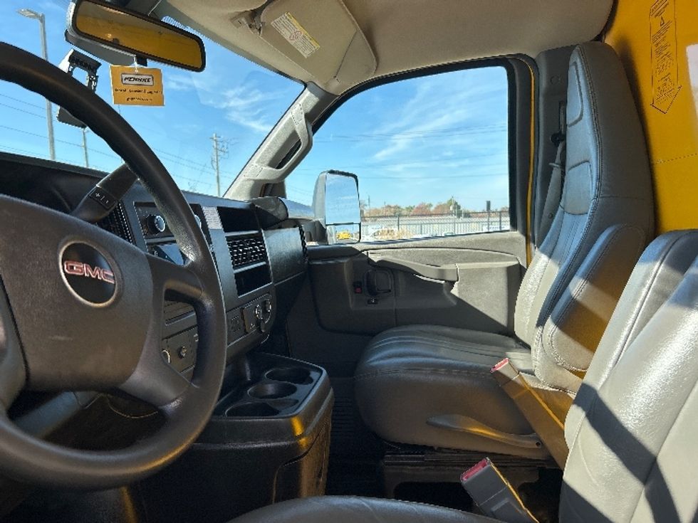 Light Duty Box Truck-Light and Medium Duty Trucks-GMC-2022-Savana G33903-Auburn-MA-115,249\n\t\tmiles-$ 24,500 - Image 15