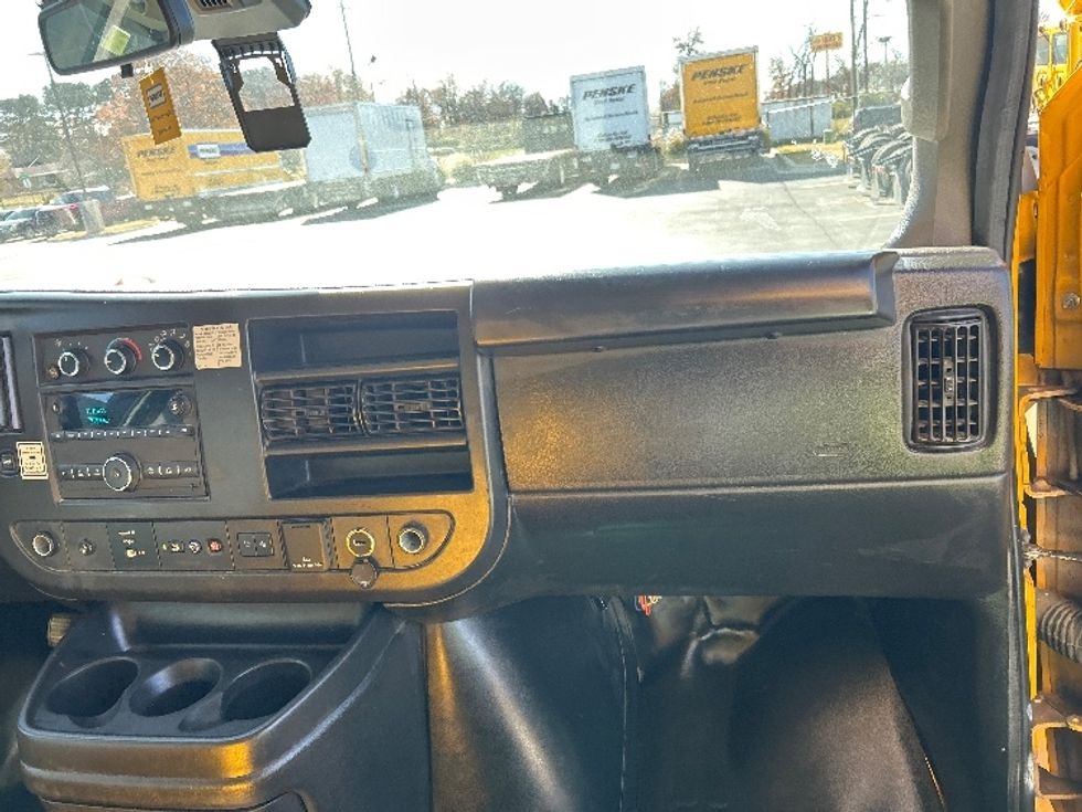 Light Duty Box Truck-Light and Medium Duty Trucks-GMC-2022-Savana G33903-Auburn-MA-115,249\n\t\tmiles-$ 24,500 - Image 17