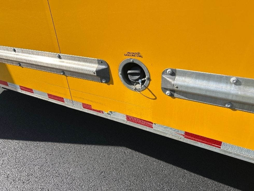 Light Duty Box Truck-Light and Medium Duty Trucks-GMC-2022-Savana G33903-Auburn-MA-115,249\n\t\tmiles-$ 24,500 - Image 21