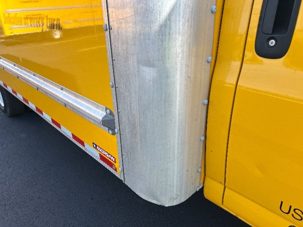 Light Duty Box Truck-Light and Medium Duty Trucks-GMC-2022-Savana G33903-Auburn-MA-115,249\n\t\tmiles-$ 24,500 - Image 23