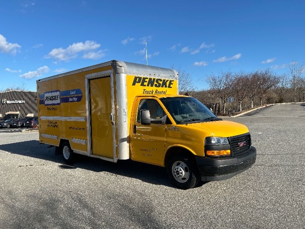 Light Duty Box Truck-Light and Medium Duty Trucks-GMC-2022-Savana G33903-Auburn-MA-38,561\n\t\tmiles-$ 35,750 - Image 1