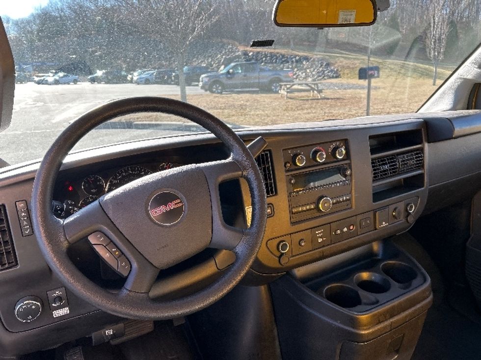 Light Duty Box Truck-Light and Medium Duty Trucks-GMC-2022-Savana G33903-Auburn-MA-38,561\n\t\tmiles-$ 35,750 - Image 18