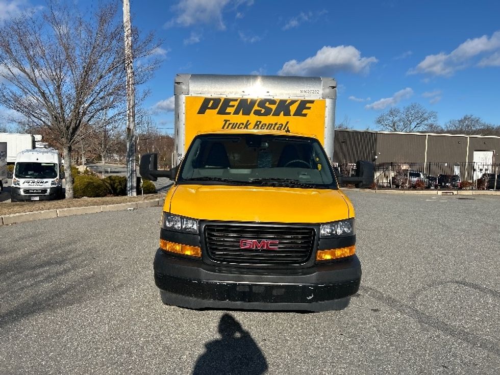 Light Duty Box Truck-Light and Medium Duty Trucks-GMC-2022-Savana G33903-Auburn-MA-38,561\n\t\tmiles-$ 35,750 - Image 2