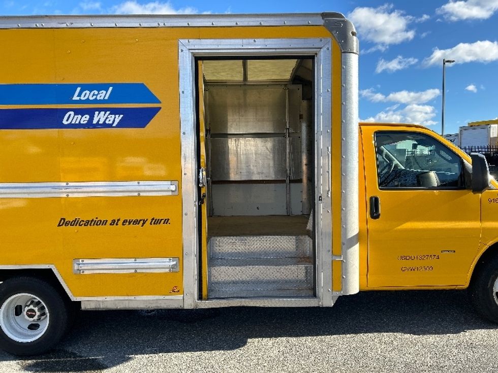 Light Duty Box Truck-Light and Medium Duty Trucks-GMC-2022-Savana G33903-Auburn-MA-38,561\n\t\tmiles-$ 35,750 - Image 25