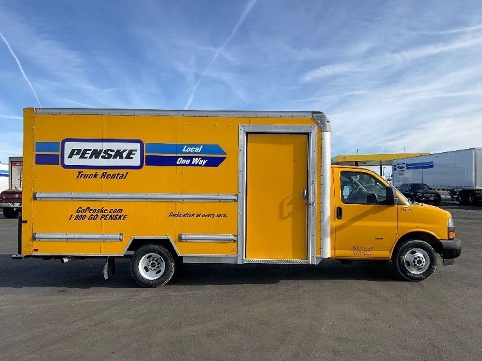 Light Duty Box Truck-Light and Medium Duty Trucks-GMC-2022-Savana G33903-Aurora-CO-13,869\n\t\tmiles-$ 50,250 - Image 15