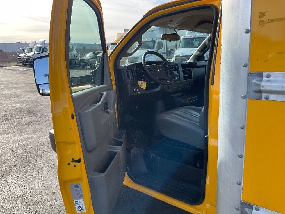 Light Duty Box Truck-Light and Medium Duty Trucks-GMC-2022-Savana G33903-Aurora-CO-13,869\n\t\tmiles-$ 50,250 - Image 16