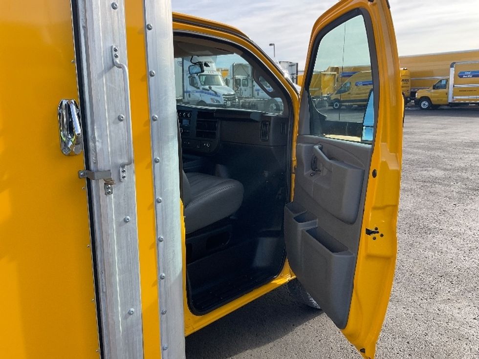Light Duty Box Truck-Light and Medium Duty Trucks-GMC-2022-Savana G33903-Aurora-CO-13,869\n\t\tmiles-$ 50,250 - Image 20