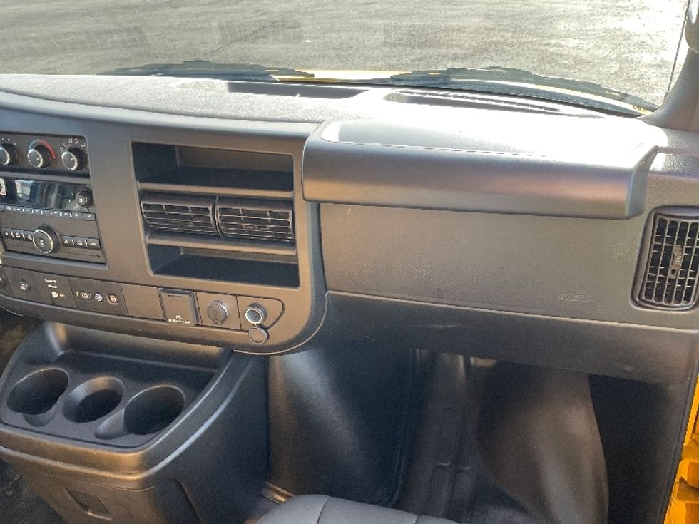 Light Duty Box Truck-Light and Medium Duty Trucks-GMC-2022-Savana G33903-Aurora-CO-13,869\n\t\tmiles-$ 50,250 - Image 21