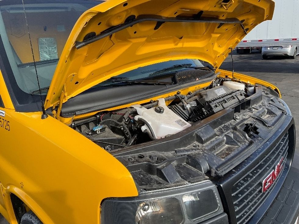 Light Duty Box Truck-Light and Medium Duty Trucks-GMC-2022-Savana G33903-Aurora-CO-13,869\n\t\tmiles-$ 50,250 - Image 23