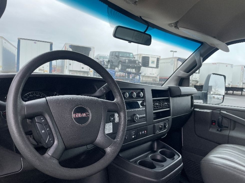 Light Duty Box Truck-Light and Medium Duty Trucks-GMC-2022-Savana G33903-Aurora-CO-47,243\n\t\tmiles-$ 45,750 - Image 17