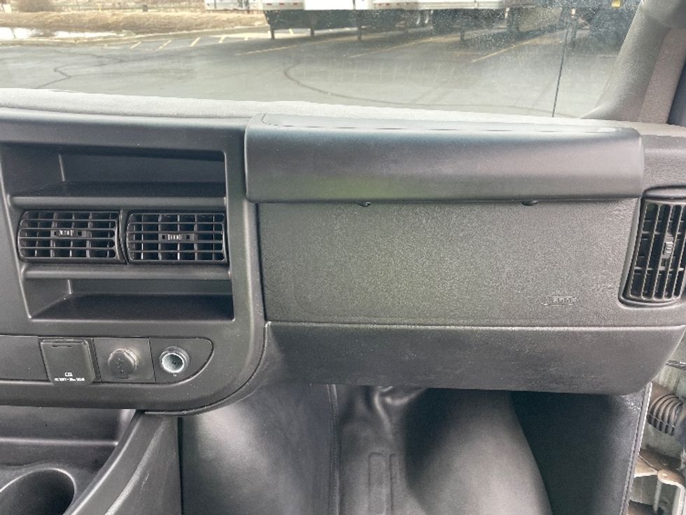 Light Duty Box Truck-Light and Medium Duty Trucks-GMC-2022-Savana G33903-Aurora-CO-47,243\n\t\tmiles-$ 45,750 - Image 21