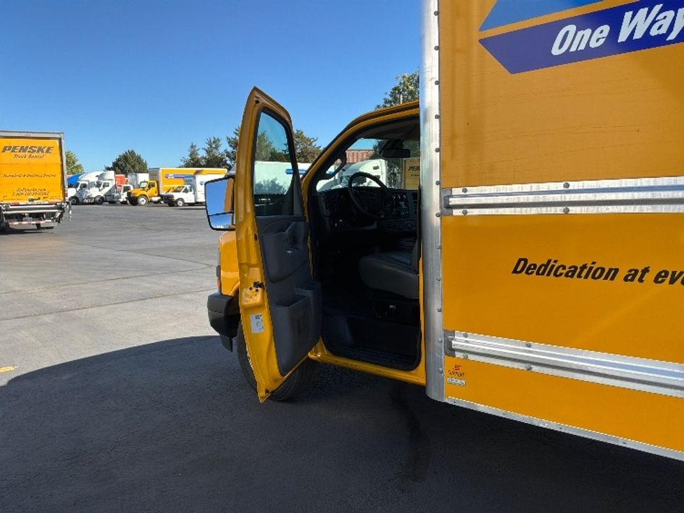 Light Duty Box Truck-Light and Medium Duty Trucks-GMC-2022-Savana G33903-Aurora-CO-62,601\n\t\tmiles-$ 34,250 - Image 16