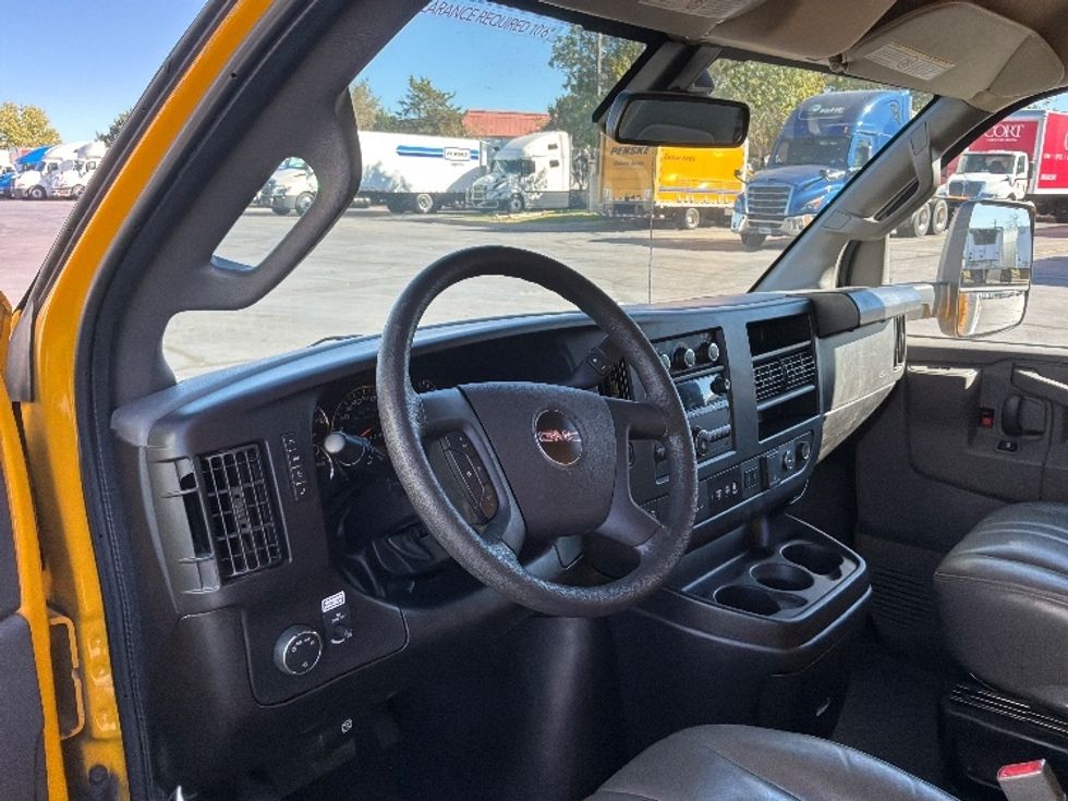 Light Duty Box Truck-Light and Medium Duty Trucks-GMC-2022-Savana G33903-Aurora-CO-62,601\n\t\tmiles-$ 34,250 - Image 17
