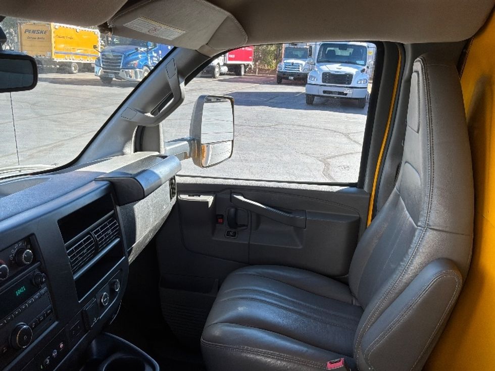 Light Duty Box Truck-Light and Medium Duty Trucks-GMC-2022-Savana G33903-Aurora-CO-62,601\n\t\tmiles-$ 34,250 - Image 19