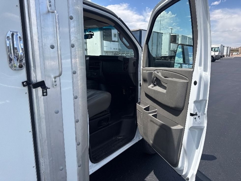 Light Duty Box Truck-Light and Medium Duty Trucks-GMC-2022-Savana G33903-Aurora-CO-63,469\n\t\tmiles-$ 39,500 - Image 20