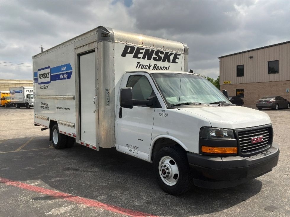 Light Duty Box Truck-Light and Medium Duty Trucks-GMC-2022-Savana G33903-Austin-TX-44,216\n\t\tmiles-$ 40,500 - Image 1
