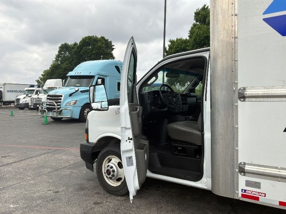 Light Duty Box Truck-Light and Medium Duty Trucks-GMC-2022-Savana G33903-Austin-TX-44,216\n\t\tmiles-$ 40,500 - Image 14