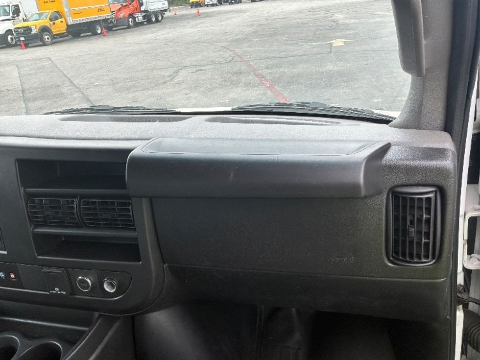 Light Duty Box Truck-Light and Medium Duty Trucks-GMC-2022-Savana G33903-Austin-TX-44,216\n\t\tmiles-$ 40,500 - Image 19