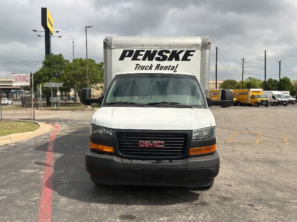 Light Duty Box Truck-Light and Medium Duty Trucks-GMC-2022-Savana G33903-Austin-TX-44,216\n\t\tmiles-$ 40,500 - Image 2