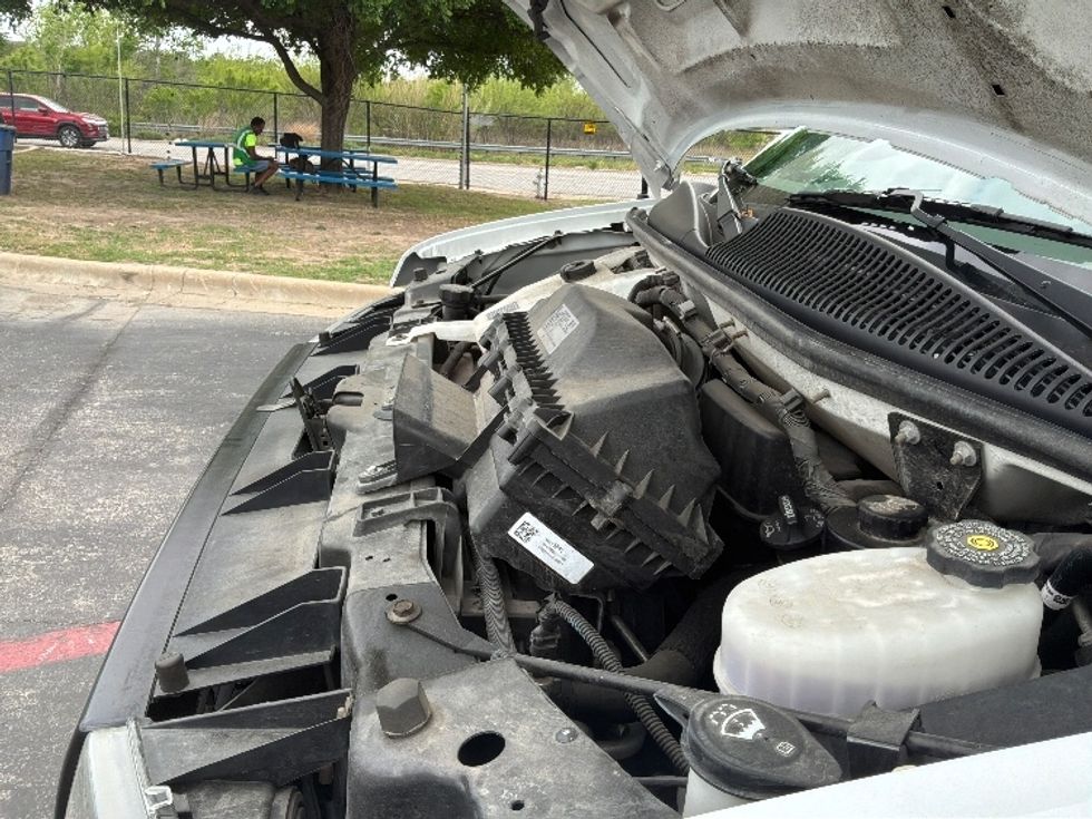 Light Duty Box Truck-Light and Medium Duty Trucks-GMC-2022-Savana G33903-Austin-TX-44,216\n\t\tmiles-$ 40,500 - Image 22