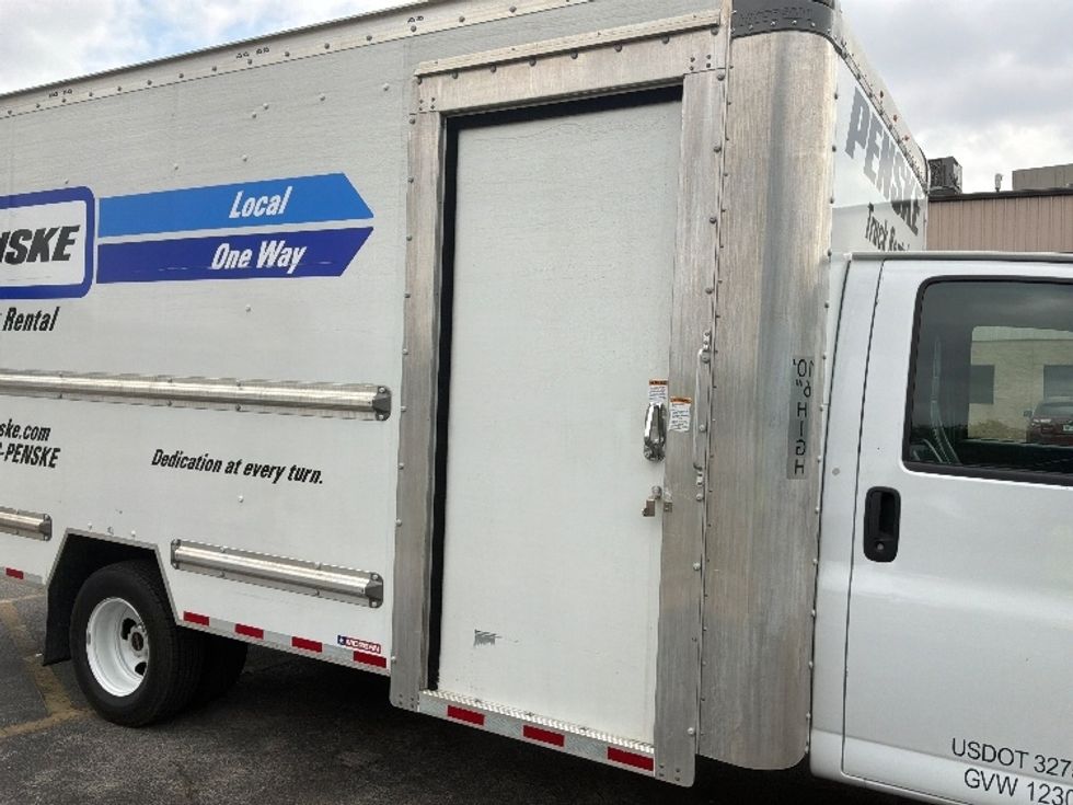 Light Duty Box Truck-Light and Medium Duty Trucks-GMC-2022-Savana G33903-Austin-TX-44,216\n\t\tmiles-$ 40,500 - Image 23