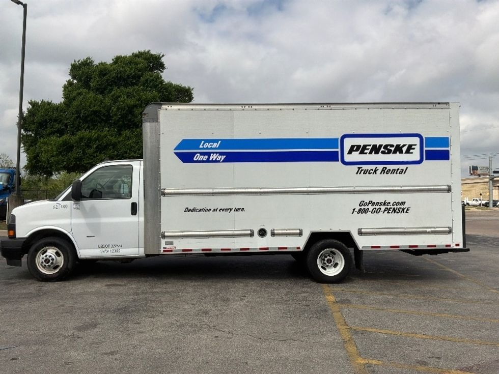 Light Duty Box Truck-Light and Medium Duty Trucks-GMC-2022-Savana G33903-Austin-TX-44,216\n\t\tmiles-$ 40,500 - Image 4