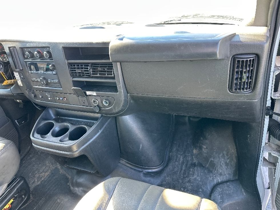 Light Duty Box Truck-Light and Medium Duty Trucks-GMC-2022-Savana G33903-Baltimore-MD-28,212\n\t\tmiles-$ 47,250 - Image 20