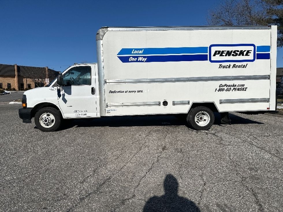 Light Duty Box Truck-Light and Medium Duty Trucks-GMC-2022-Savana G33903-Baltimore-MD-28,212\n\t\tmiles-$ 47,250 - Image 4