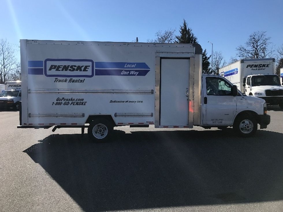 Light Duty Box Truck-Light and Medium Duty Trucks-GMC-2022-Savana G33903-Baltimore-MD-32,549\n\t\tmiles-$ 44,000 - Image 11