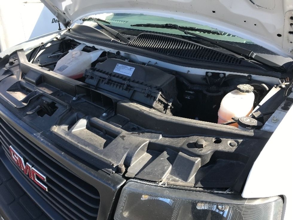 Light Duty Box Truck-Light and Medium Duty Trucks-GMC-2022-Savana G33903-Baltimore-MD-32,549\n\t\tmiles-$ 44,000 - Image 19