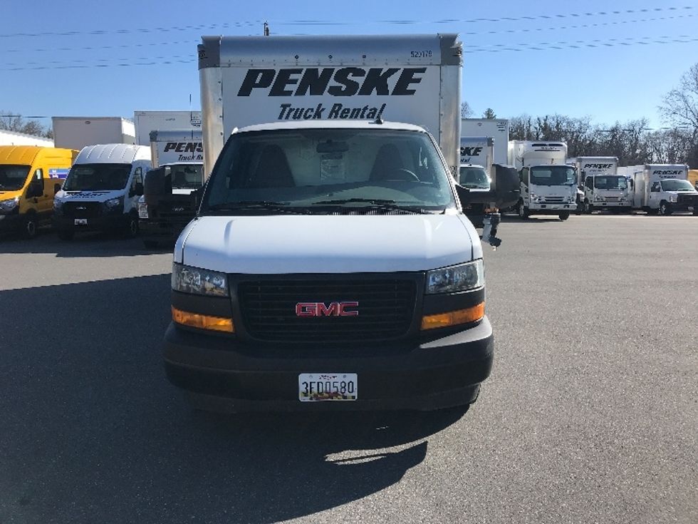 Light Duty Box Truck-Light and Medium Duty Trucks-GMC-2022-Savana G33903-Baltimore-MD-32,549\n\t\tmiles-$ 44,000 - Image 2