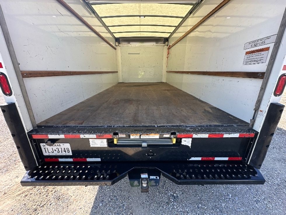 Light Duty Box Truck-Light and Medium Duty Trucks-GMC-2022-Savana G33903-Baltimore-MD-52,542\n\t\tmiles-$ 36,750 - Image 10