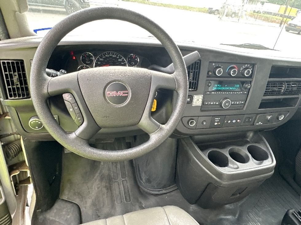 Light Duty Box Truck-Light and Medium Duty Trucks-GMC-2022-Savana G33903-Baltimore-MD-52,542\n\t\tmiles-$ 36,750 - Image 18