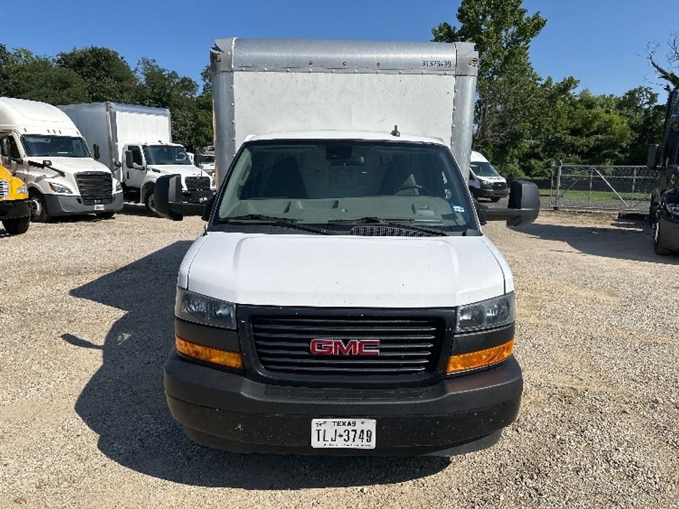 Light Duty Box Truck-Light and Medium Duty Trucks-GMC-2022-Savana G33903-Baltimore-MD-52,542\n\t\tmiles-$ 36,750 - Image 2