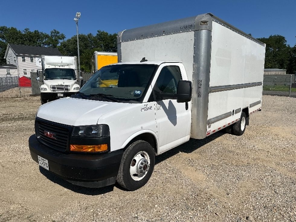 Light Duty Box Truck-Light and Medium Duty Trucks-GMC-2022-Savana G33903-Baltimore-MD-52,542\n\t\tmiles-$ 36,750 - Image 3