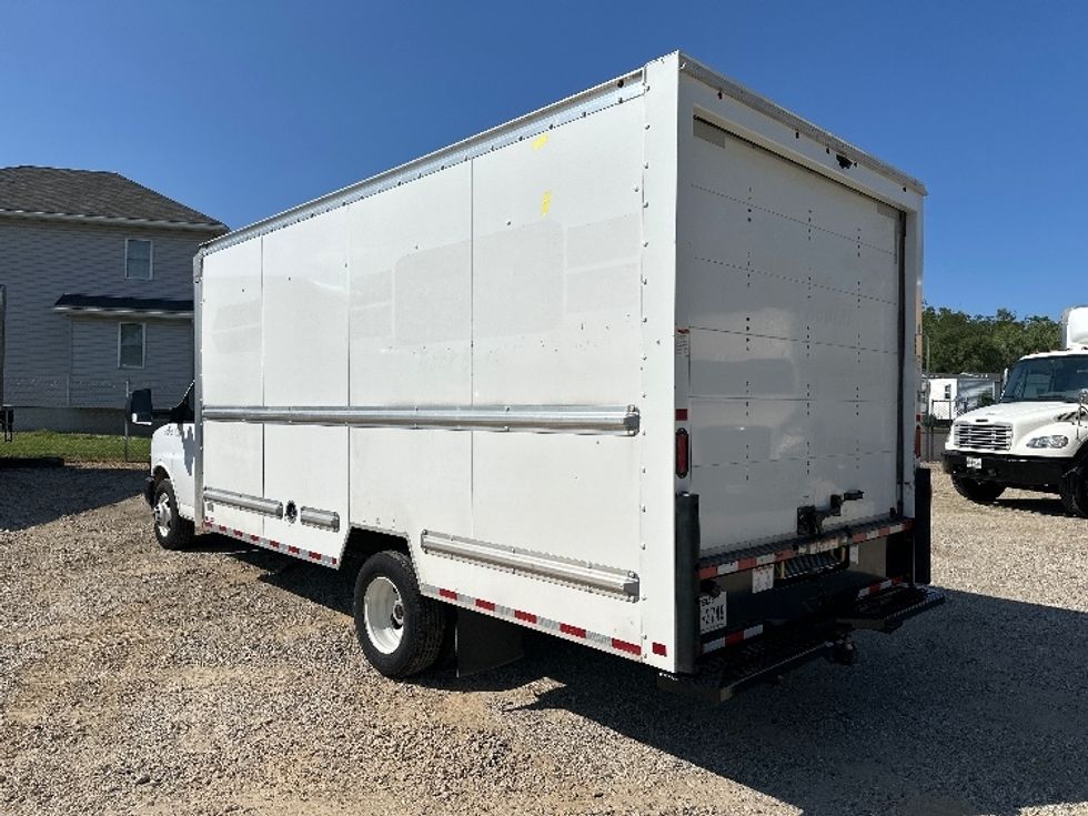 Light Duty Box Truck-Light and Medium Duty Trucks-GMC-2022-Savana G33903-Baltimore-MD-52,542\n\t\tmiles-$ 36,750 - Image 6