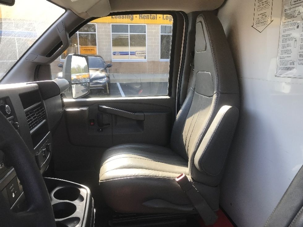 Light Duty Box Truck-Light and Medium Duty Trucks-GMC-2022-Savana G33903-Baltimore-MD-63,509\n\t\tmiles-$ 35,000 - Image 19