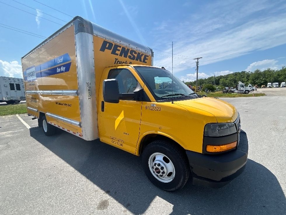 Light Duty Box Truck-Light and Medium Duty Trucks-GMC-2022-Savana G33903-Bangor-ME-69,867\n\t\tmiles-$ 30,000 - Image 1