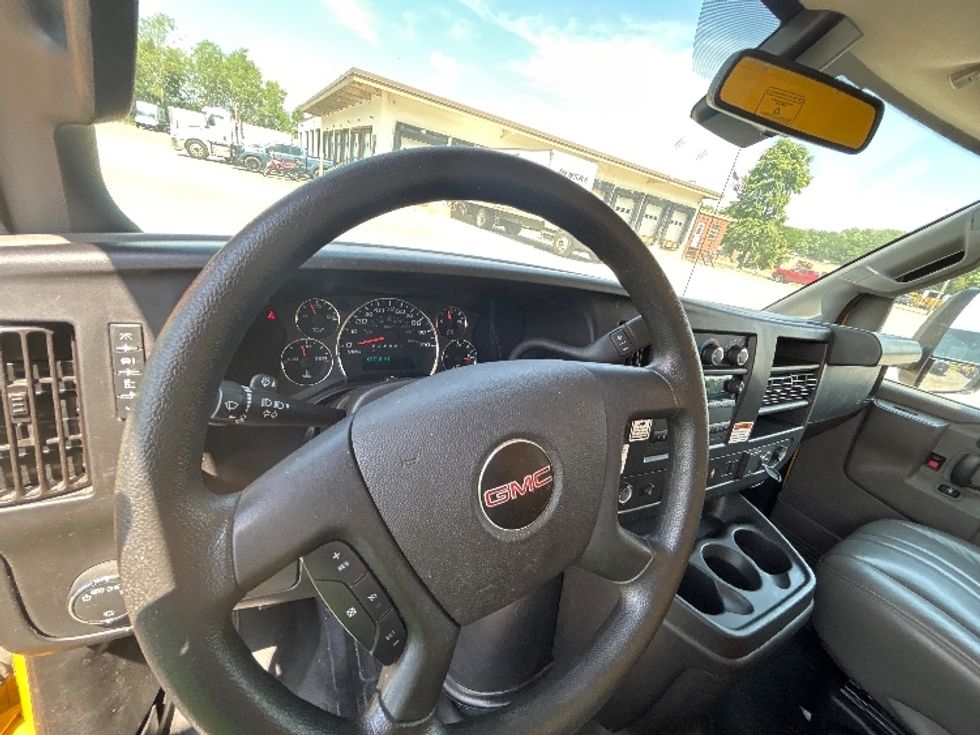 Light Duty Box Truck-Light and Medium Duty Trucks-GMC-2022-Savana G33903-Bangor-ME-69,867\n\t\tmiles-$ 30,000 - Image 17
