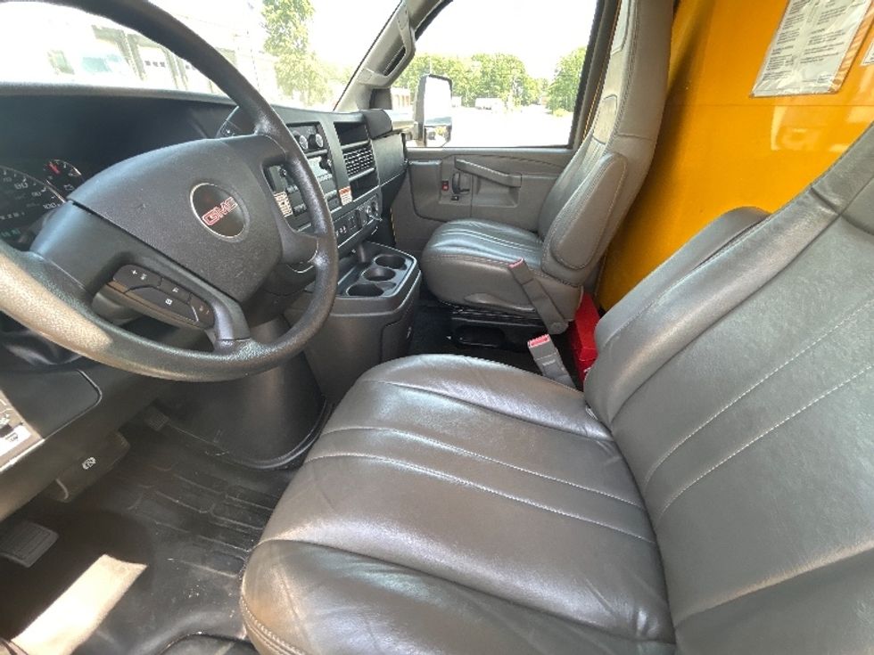 Light Duty Box Truck-Light and Medium Duty Trucks-GMC-2022-Savana G33903-Bangor-ME-69,867\n\t\tmiles-$ 30,000 - Image 19