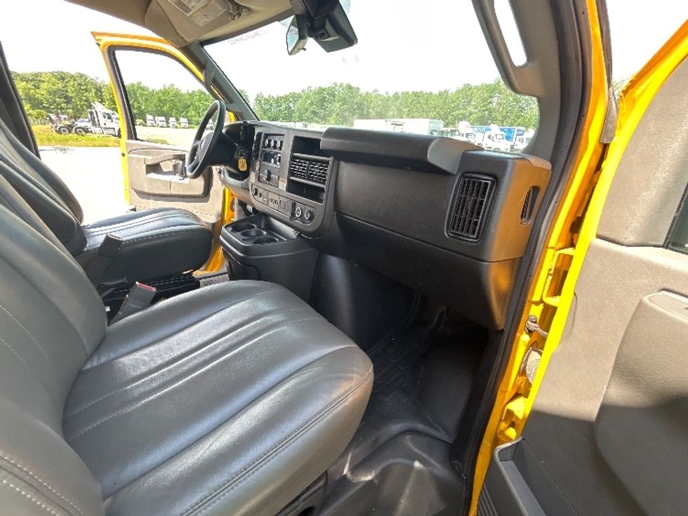 Light Duty Box Truck-Light and Medium Duty Trucks-GMC-2022-Savana G33903-Bangor-ME-69,867\n\t\tmiles-$ 30,000 - Image 21