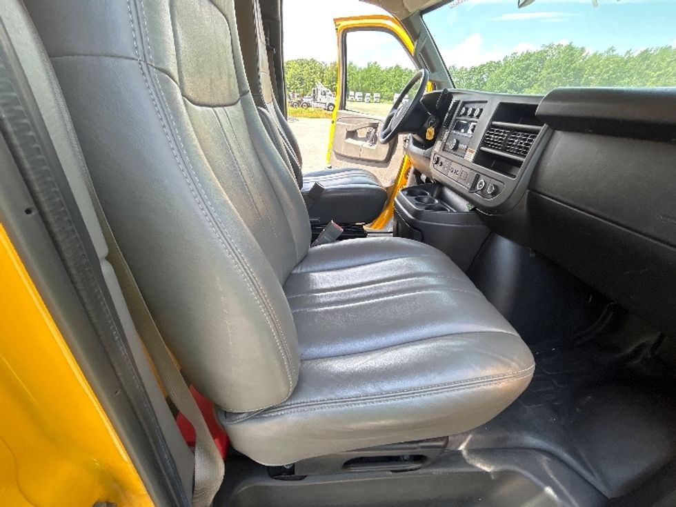 Light Duty Box Truck-Light and Medium Duty Trucks-GMC-2022-Savana G33903-Bangor-ME-69,867\n\t\tmiles-$ 30,000 - Image 22