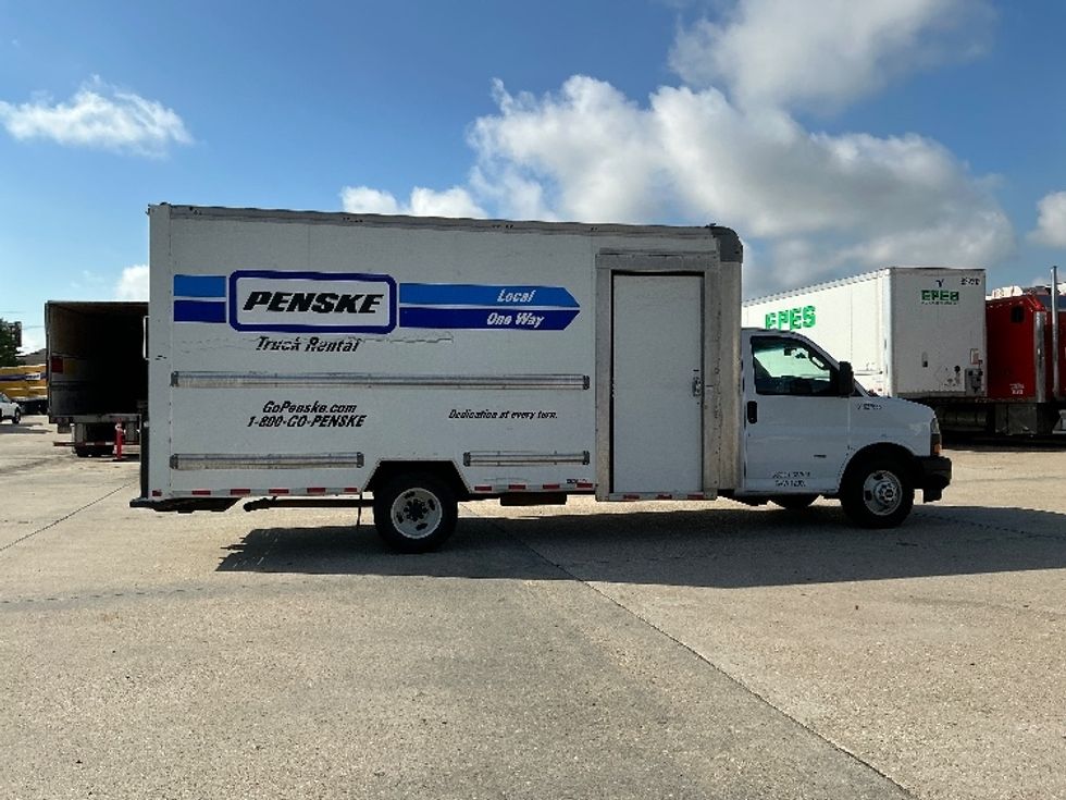 Light Duty Box Truck-Light and Medium Duty Trucks-GMC-2022-Savana G33903-Baton Rouge-LA-103,818\n\t\tmiles-$ 35,500 - Image 13