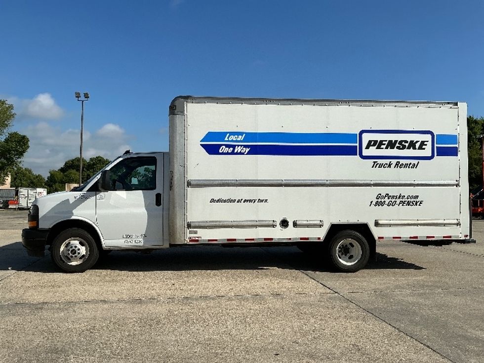 Light Duty Box Truck-Light and Medium Duty Trucks-GMC-2022-Savana G33903-Baton Rouge-LA-103,818\n\t\tmiles-$ 35,500 - Image 4