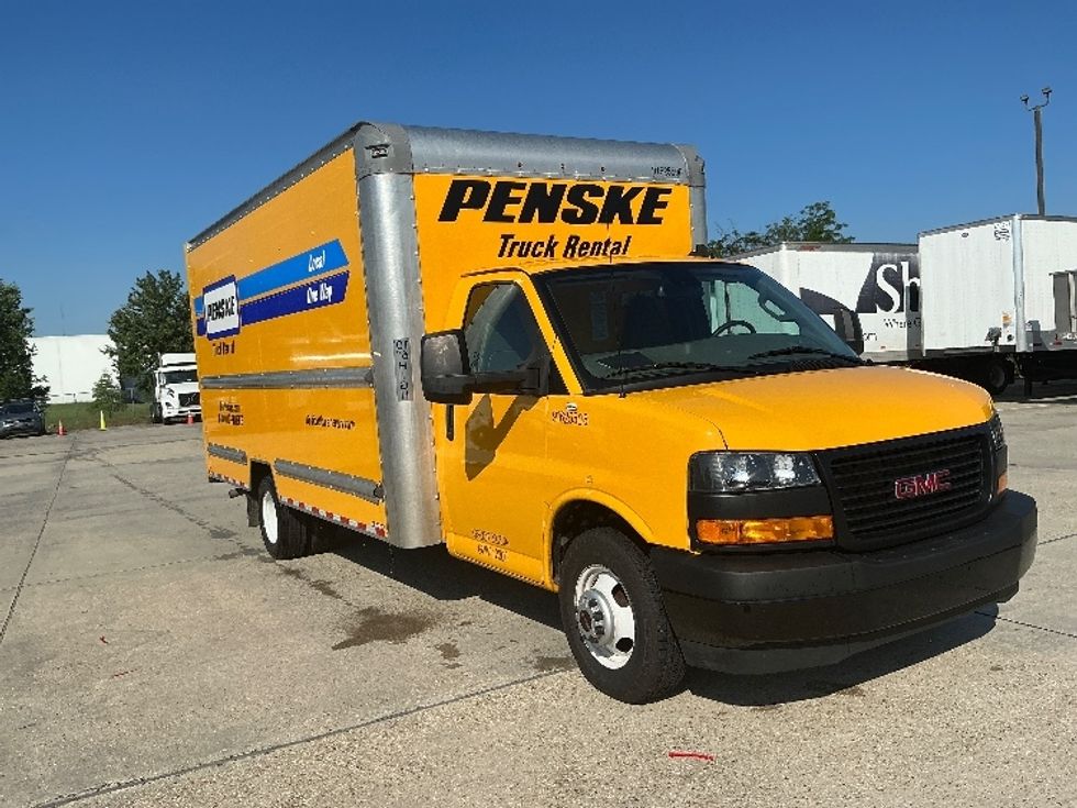 Light Duty Box Truck-Light and Medium Duty Trucks-GMC-2022-Savana G33903-Baton Rouge-LA-99,689\n\t\tmiles-$ 27,500 - Image 1