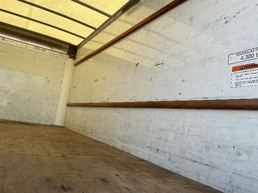 Light Duty Box Truck-Light and Medium Duty Trucks-GMC-2022-Savana G33903-Baton Rouge-LA-99,689\n\t\tmiles-$ 27,500 - Image 12